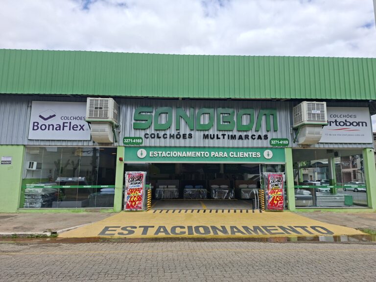 Fachada da loja Sonobom na Av. Marechal, Governador Valadares/MG